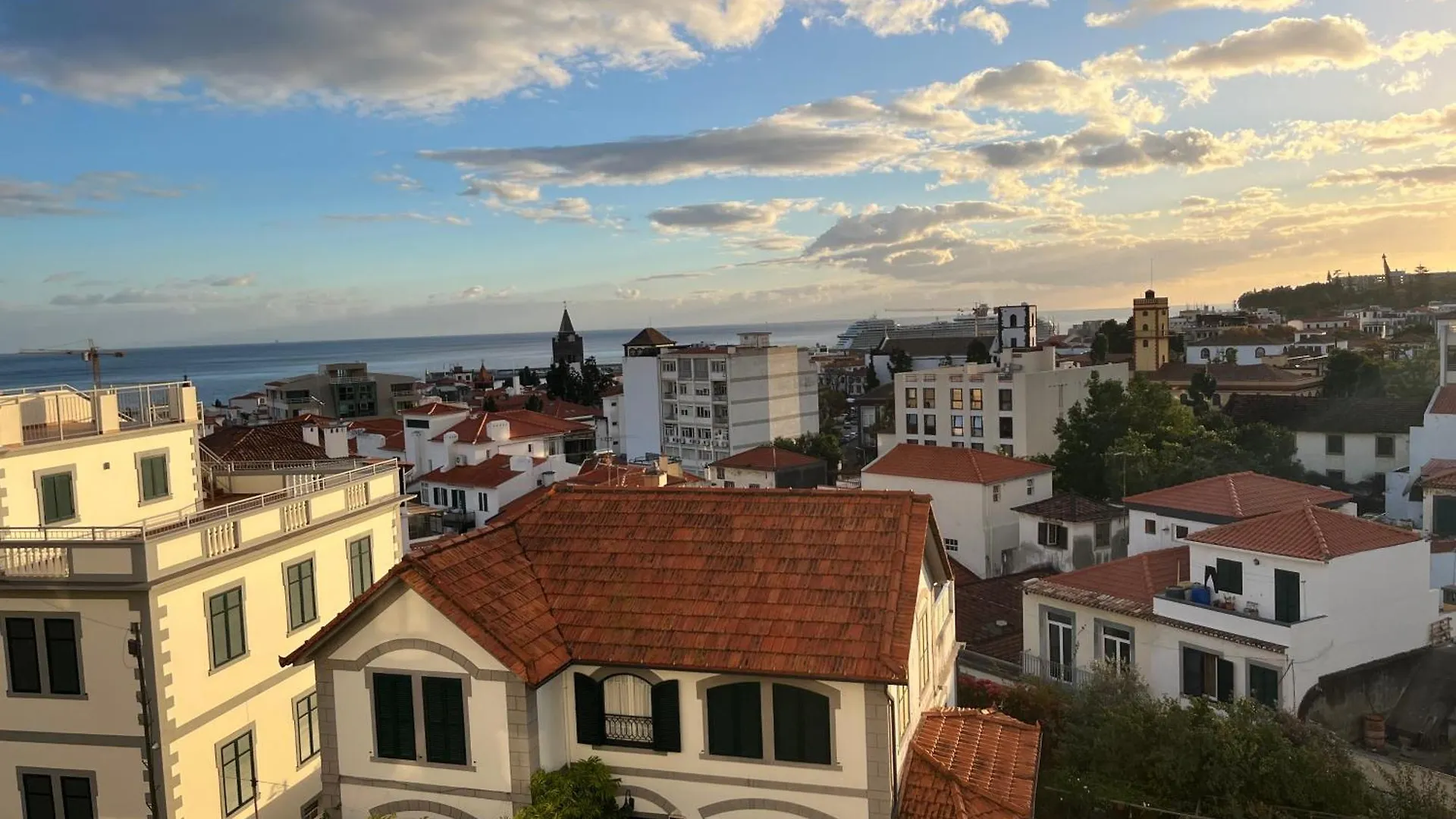 Luxury View Apartment Funchal - Free Parking Portugal